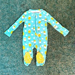 Little Bum Bums (Bums & Roses) 12-18 month Chick magnet one-piece footed pajama
